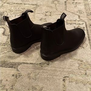 Men’s 9.5 Blundstone Boots $150